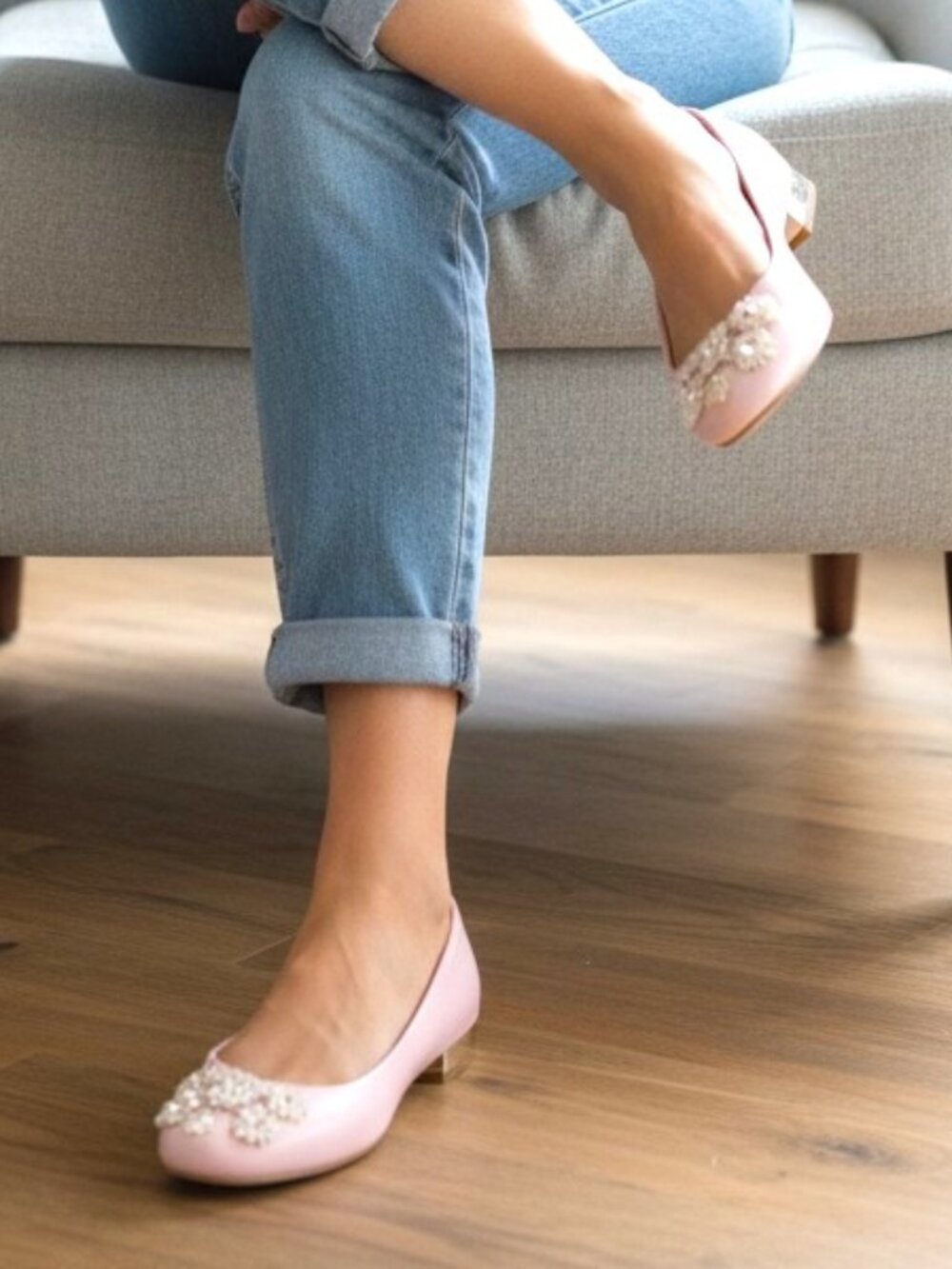 Gorgeous Isaac Mizrahi Blush Pink Floral Detail Metallic Heel Flat Size 5M NWB